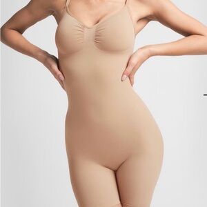 Skims MID THIGH BODYSUIT NWOT Sz 2x/3x